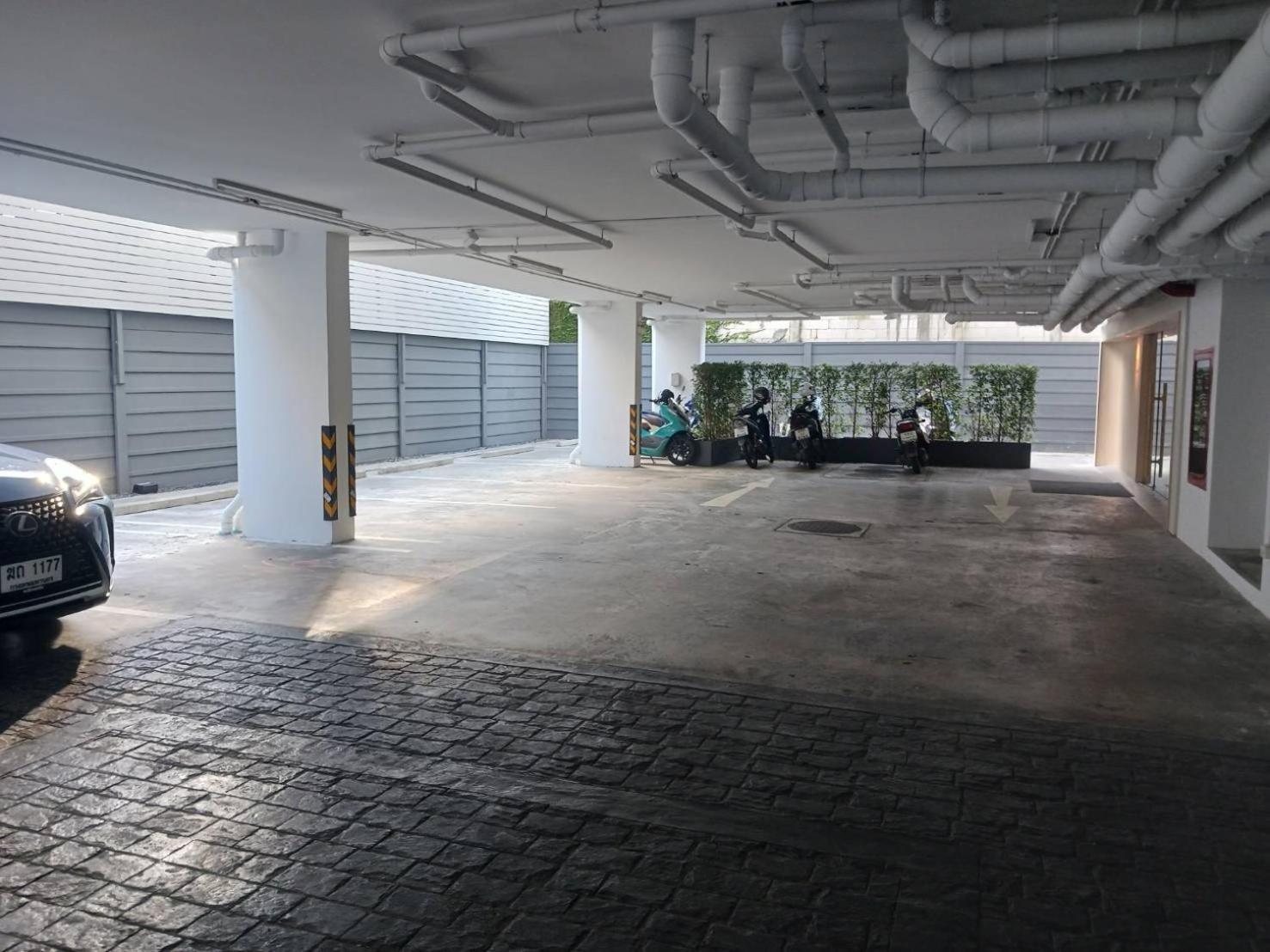 Wellness Stay & Hotel Sukhumvit 107 Banguecoque Exterior foto